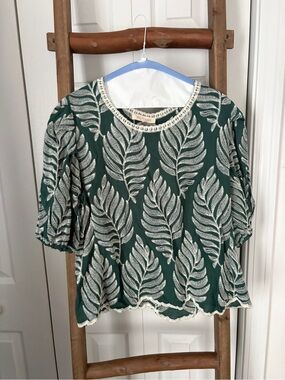 Solitaire Green Top with Ivory Leaf Embroidery